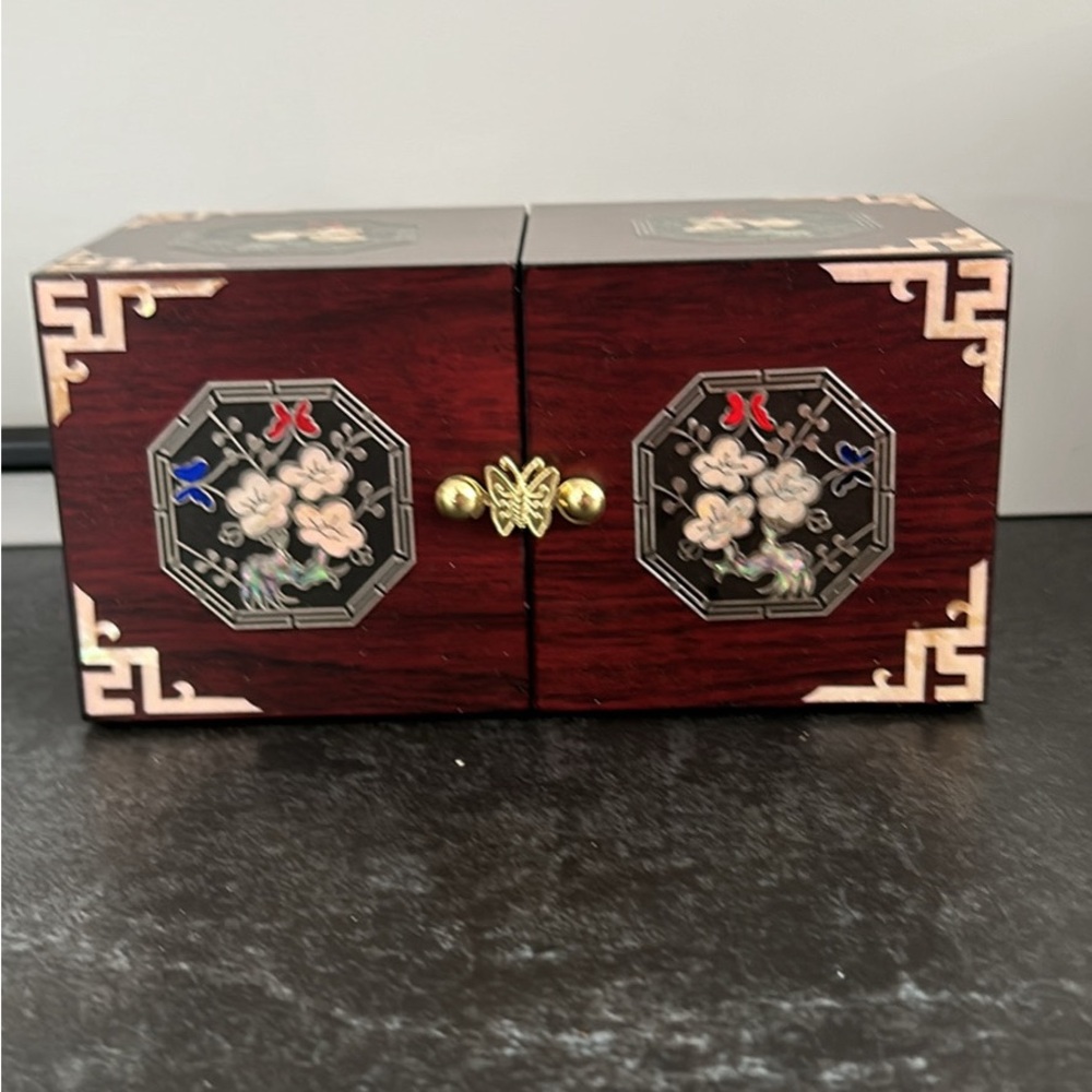 New mother of pearl 4 drawer jewelry box